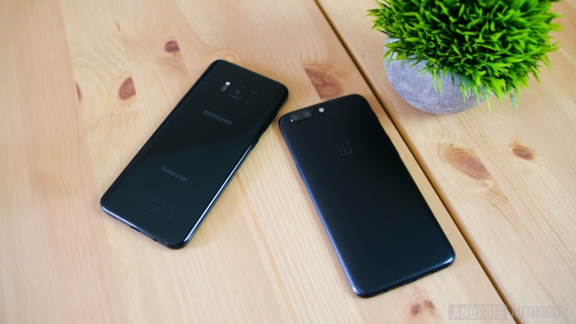 OnePlus 5 vs Samsung Galaxy S8 15 مقایسه تخصصی سامسونگ گلکسی اس 8 با OnePlus 5