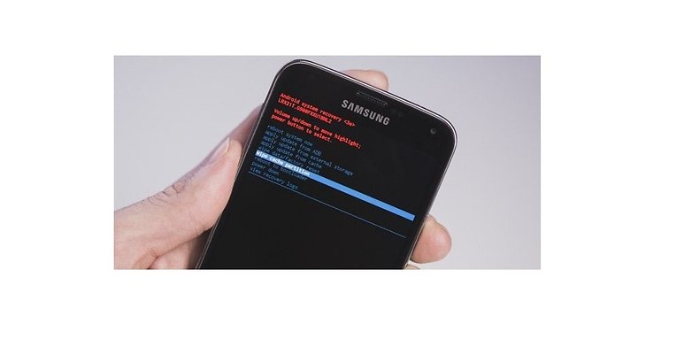 AndroidPIT Samsung Galaxy S5 clear cache partition 1 cropped w782 چگونه می توان مشکل "دوربین متوقف شد" را در گوشی های سامسونگ گلکسی رفع کرد؟