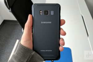 galaxy s8 active back بهترین گوشی های سامسونگ در سال 2018